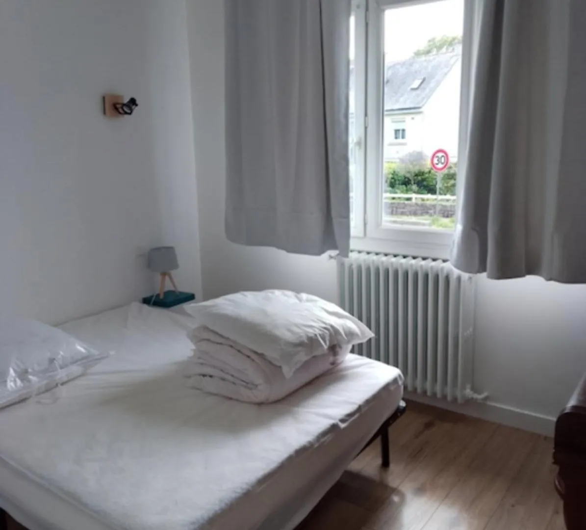 Spacious And Cosy 80 M House Located In Sene 0*,  France